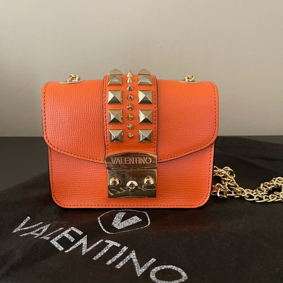 【Valentino】◆Crossbody Shoulder Chain Bag◆Orange◆ Valentino Orange Crossbody Bag with Studded Detail